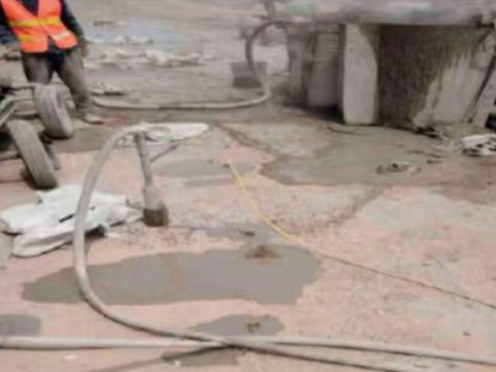 屯留水泥混凝土路面板底注浆技术 路面脱空注浆整治方案